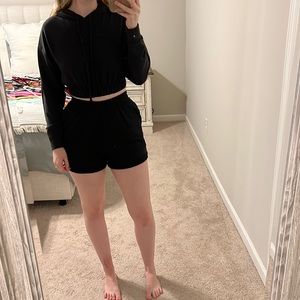 Shop hopes x Ashlyn collaboration set